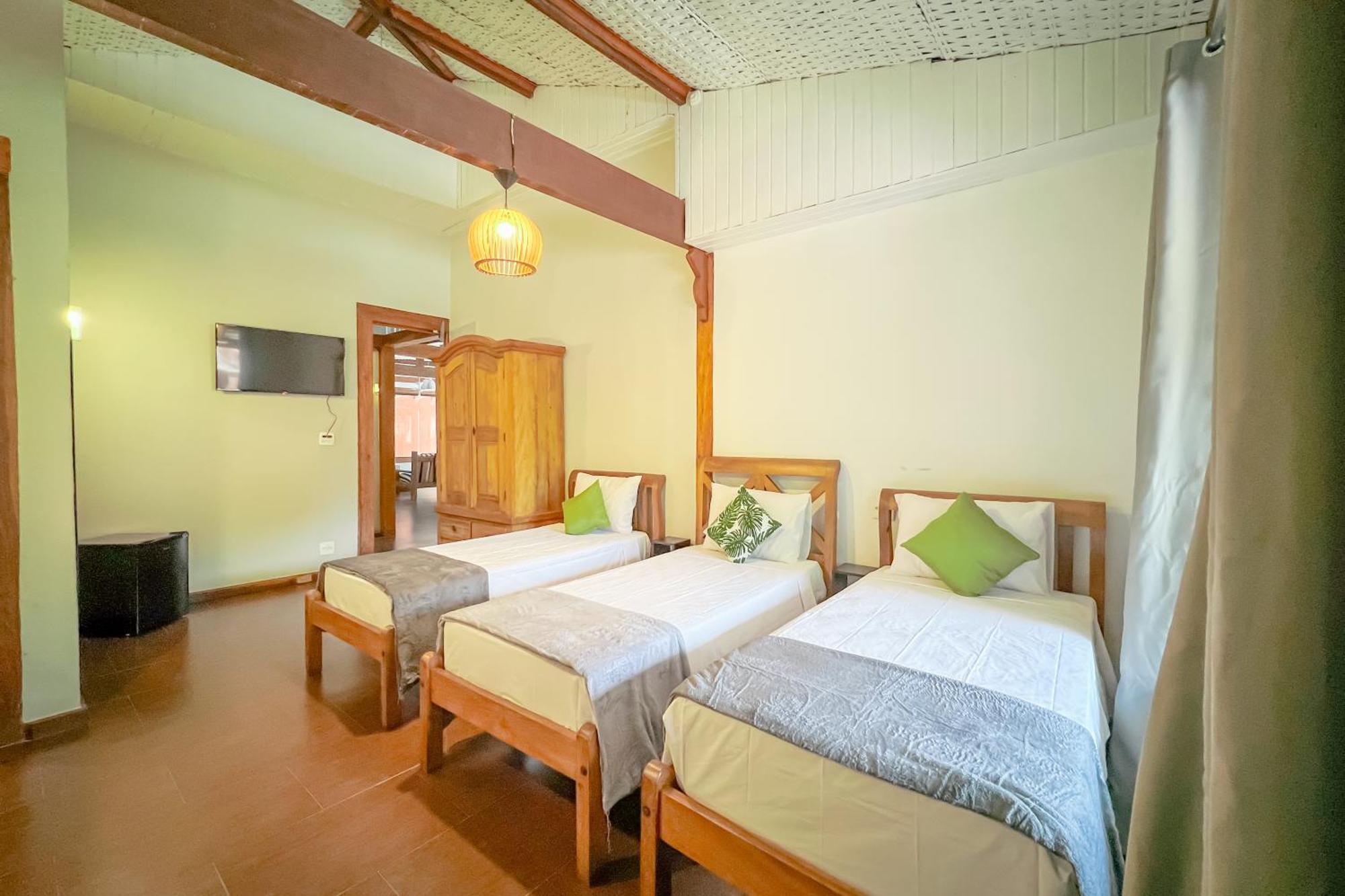 Velinn Pousada Canoa Ilhabela Ruang foto